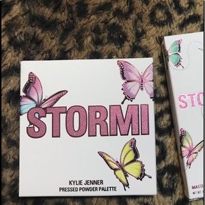 Stormi palette